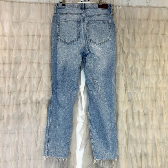 Hollister Ultra High-Rise Mom Distressed Jeans | Women's Size 26W x 25L - Picture 4 of 5